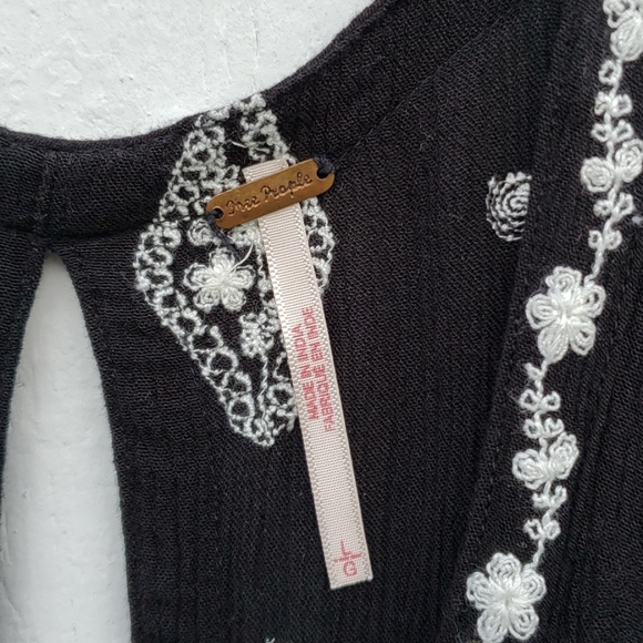 Free People low cut flowing tank -Never worn - Picture 3 of 5